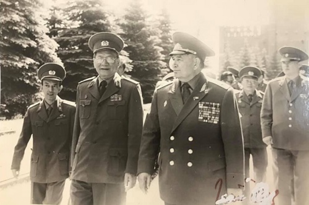 Bộ trưởng Bộ Quốc phòng, Đại tướng Lê Đức Anh trong chuyến thăm Liên Xô tháng 6/1989. Ảnh: Tư liệu 