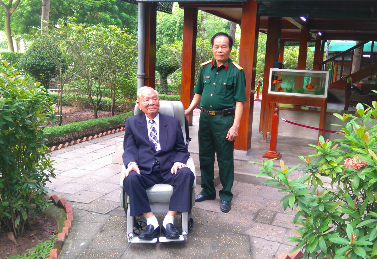 Thư viện Đại tướng Lê Đức Anh, Lê Đức Anh