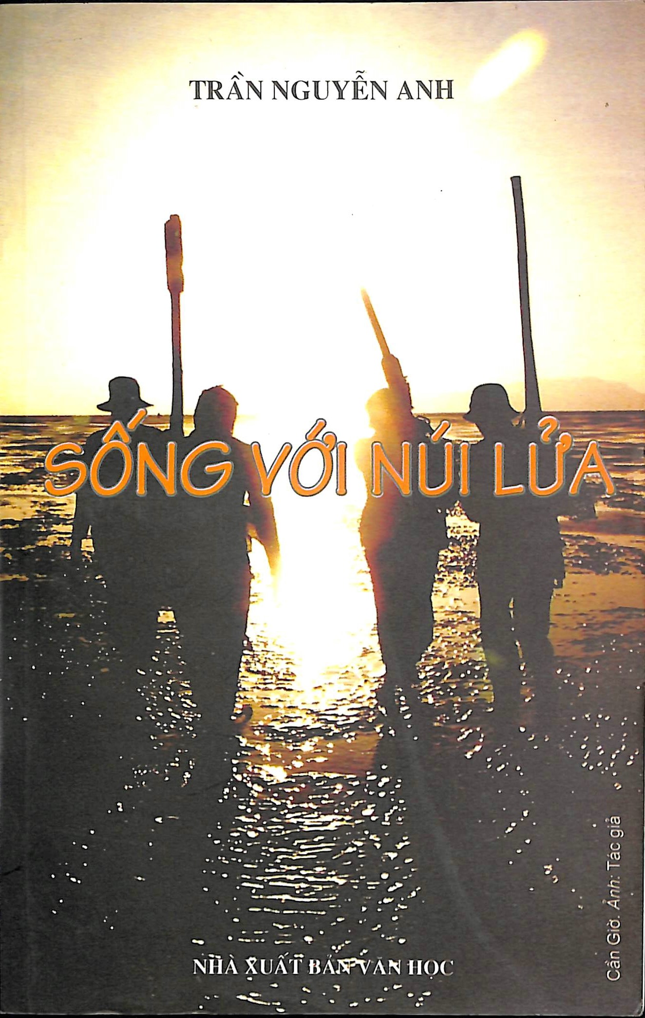 Sống với núi lửa