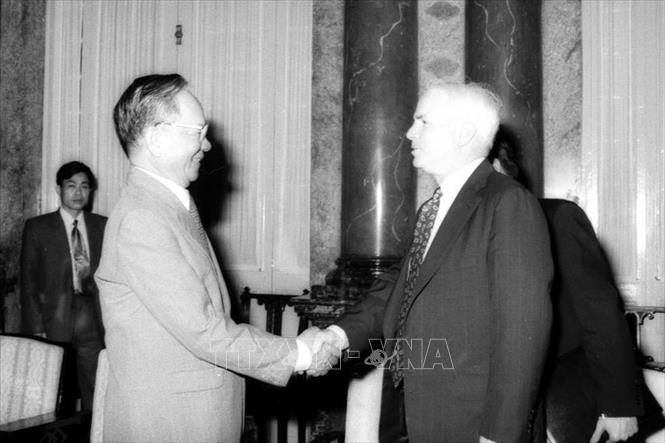Đồng chí Lê Đức Anh với quá trình bình thường hoá quan hệ với Mỹ và ASEAN