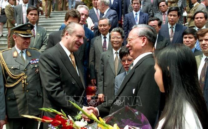 Đại tướng Lê Đức Anh trong lòng bè bạn thế giới