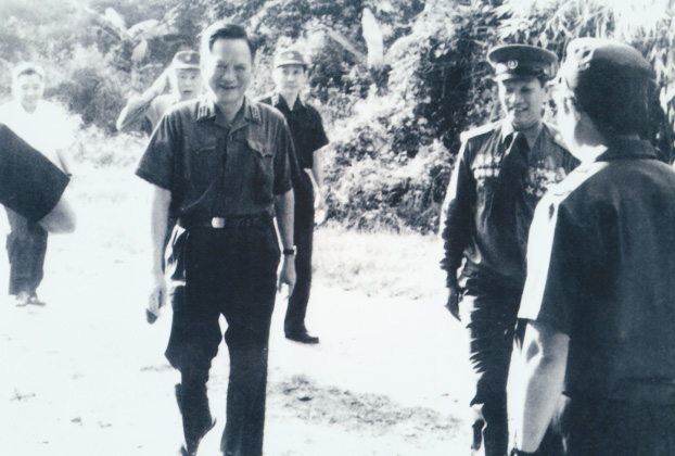 Tư lệnh quân tình nguyện Việt Nam Lê Đức Anh với quân đoàn 4 trên chiến trường Campuchia (1981-1986)