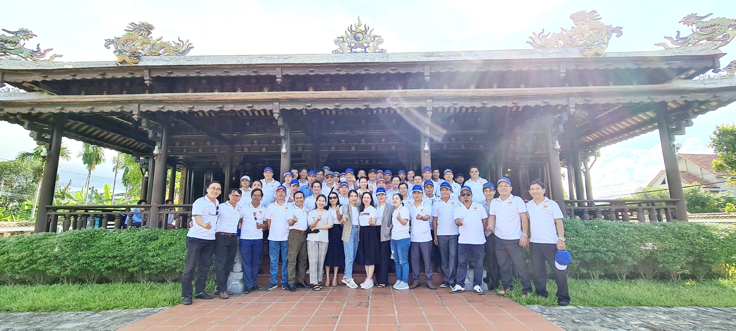 Trường trung cấp chính trị tỉnh Thừa Thiên Huế thăm Nhà văn hóa Đại tướng Lê Đức Anh