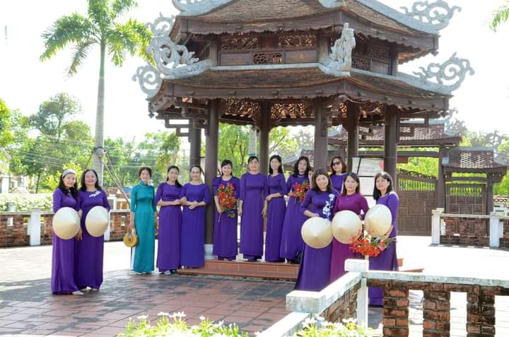 Đoàn trường trung học phổ thông An Lương Đông thăm Nhà văn hóa Đại tướng Lê Đức Anh