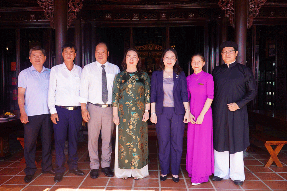 Phó Chủ tịch nước Võ Thị Ánh Xuân thăm Nhà Văn hóa Đại tướng Lê Đức Anh