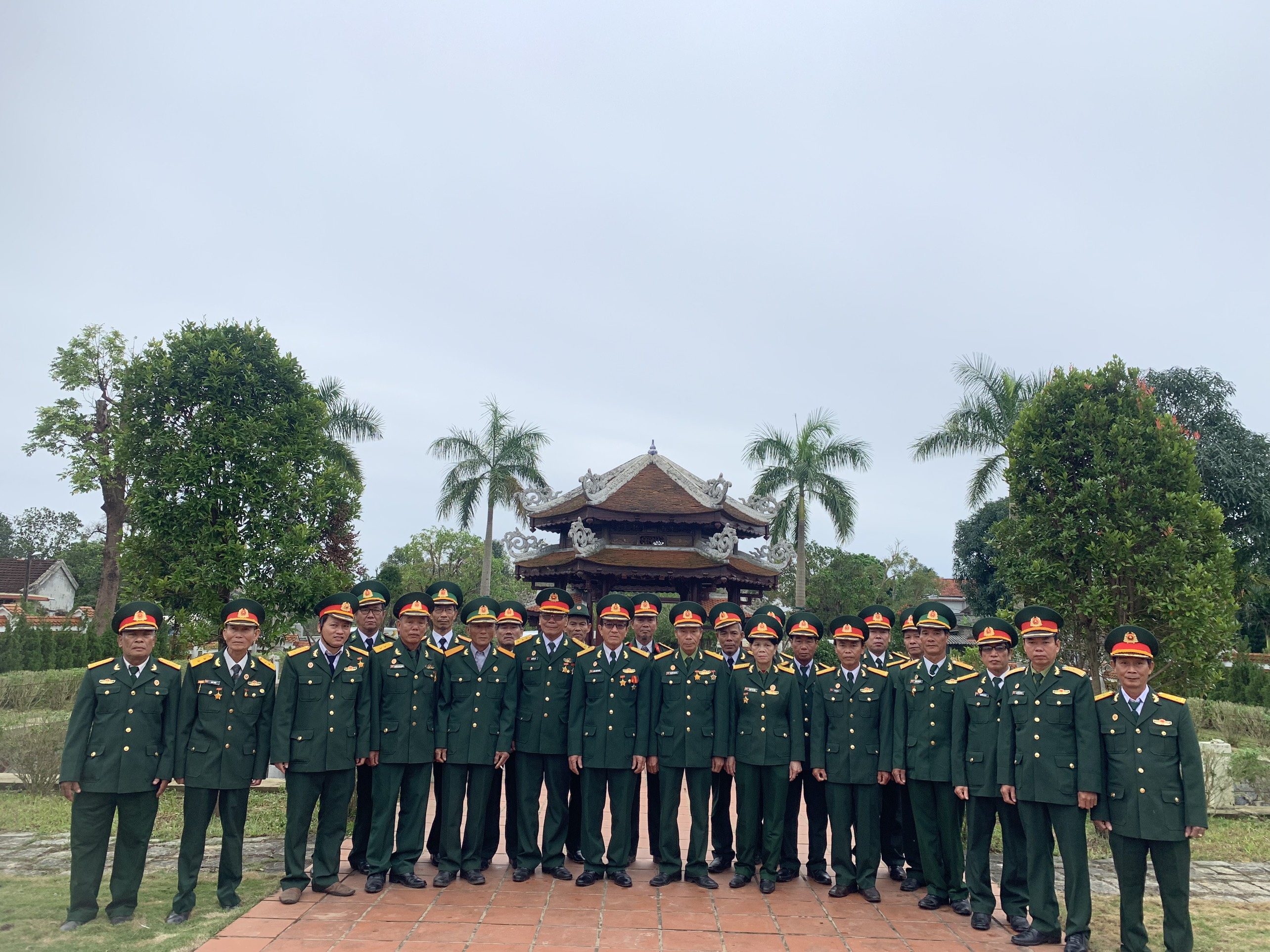 Đoàn hội cựu chiến binh và Trường THPT Vinh Lộc thăm Nhà Văn hóa Đại tướng Lê Đức Anh, nhân dịp kỷ niệm 78 năm ngày Quân đội Nhân dân Việt Nam ( 22/12/1944 – 22/12/2022)