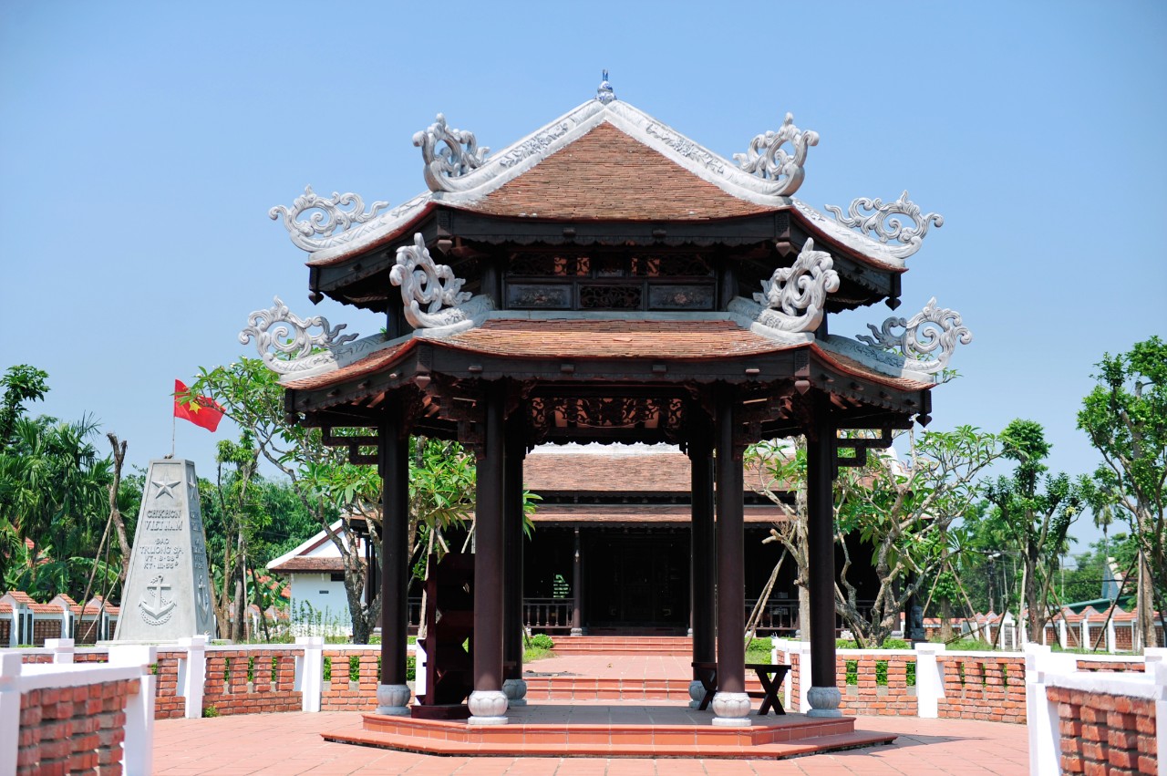 Lãnh đạo huyện Phú Lộc thăm Nhà Văn hóa Đại tướng Lê Đức Anh