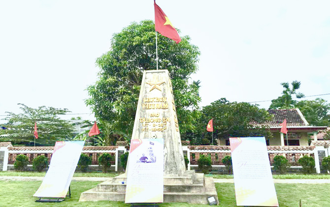 Về cột mốc chủ quyền Việt Nam được xây dựng tại Nhà văn hoá - thư viện Đại tướng Lê Đức Anh