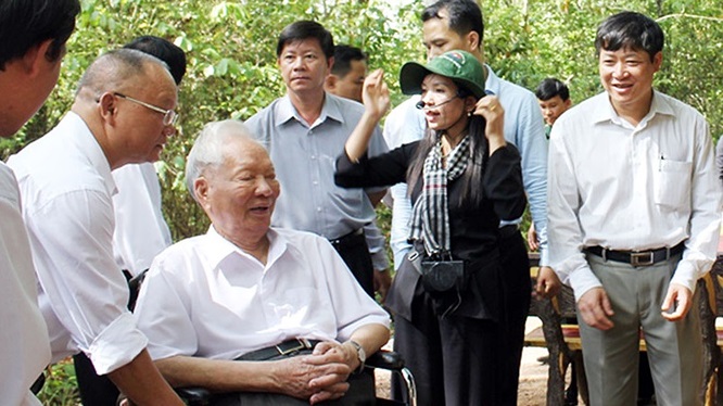 General Le Duc Anh and his ingenuity in the fight to protect the headquarter