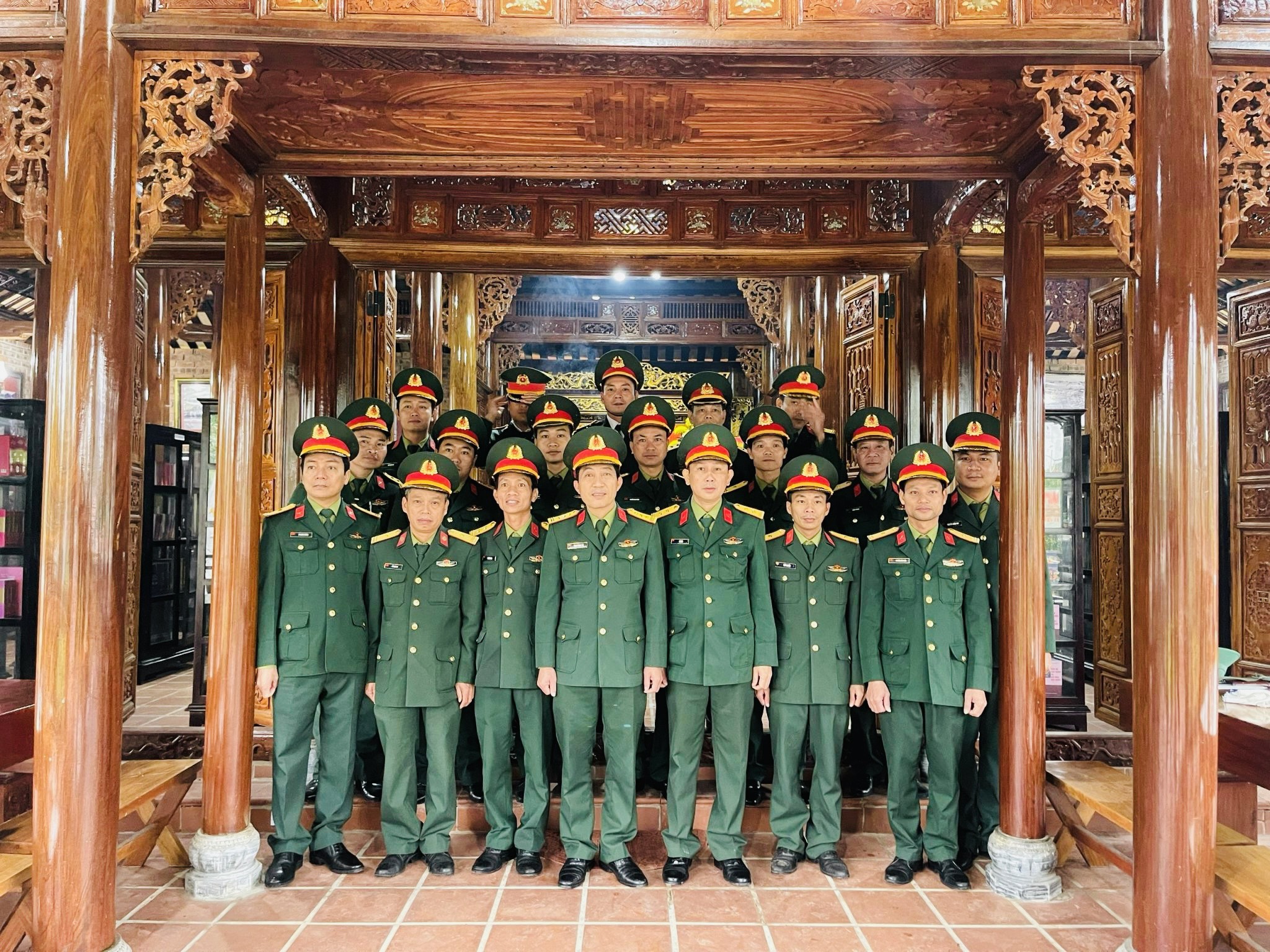 Đoàn Ban chỉ huy Quân sự huyện Phú Lộc thăm Thư viện Đại tướng Lê Đức Anh