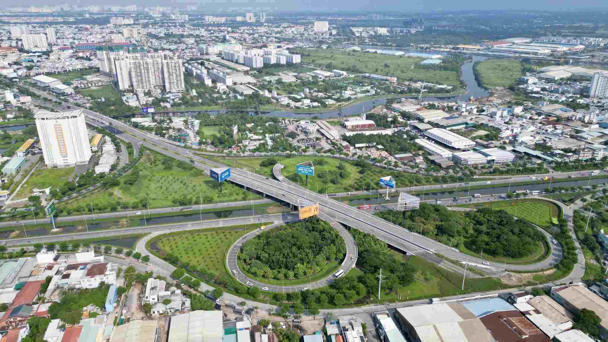 TPHCM sẽ đổi tên QL1, QL22, QL50 thành các đường Lê Khả Phiêu, Phan Văn Khải, Lê Đức Anh...