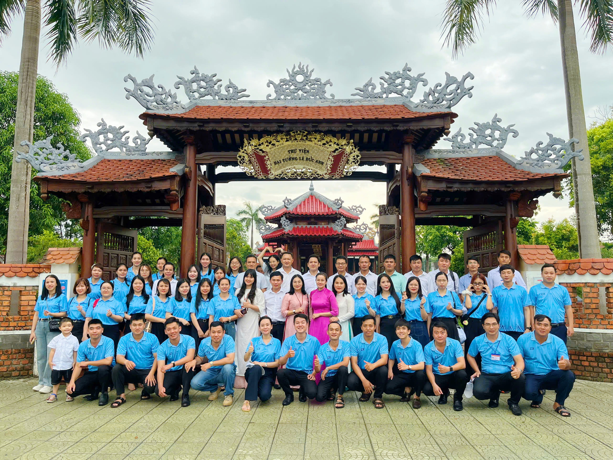 Lớp Trung cấp lý luận chính trị (LLCT) K35 A1 Trường Chính trị Nguyễn Chí Thanh thăm Thư viện Đại tướng Lê Đức Anh