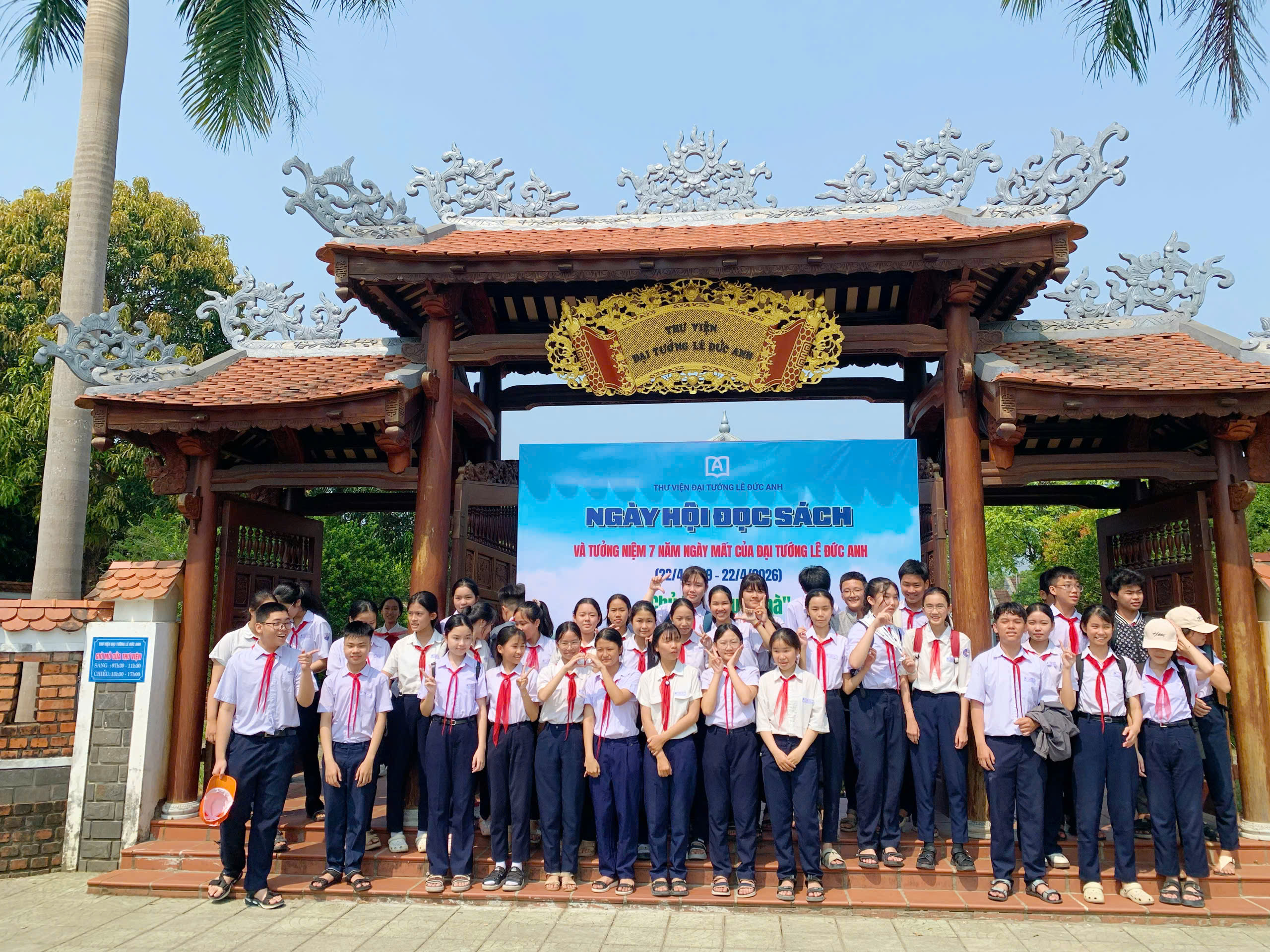 NGÀY SÁCH VIỆT NAM TẠI THƯ VIỆN  ĐẠI TƯỚNG LÊ ĐỨC ANH